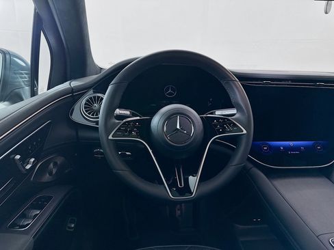 Used 2023 Mercedes-Benz EQS 580 4MATIC SUV image 25