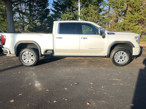 Used 2023 GMC Sierra 2500 Denali w/ Denali Ultimate Package image 11