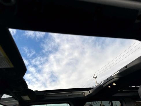 Used 2024 Jeep Wrangler Unlimited Sahara w/ Safety Group image 7