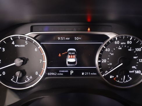 Used 2023 Nissan Rogue SV image 4