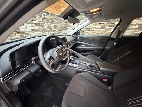 Certified 2023 Hyundai Elantra SEL FWD image 11