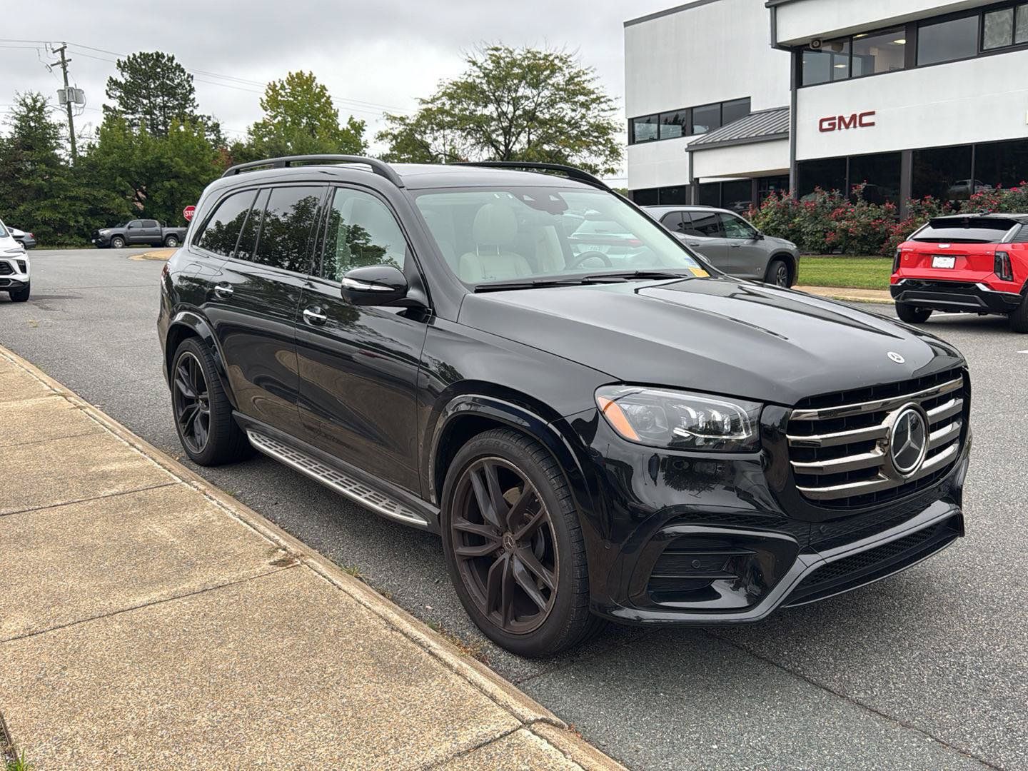 Used 2024 Mercedes-Benz GLS 450 4MATIC image 6
