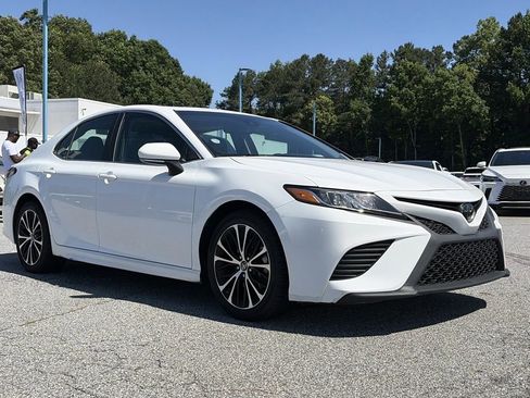 Used 2018 Toyota Camry SE w/ Moonroof Package FWD image 29