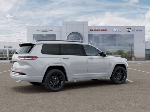 New 2026 Jeep Grand Cherokee L Limited AWD/4WD image 30