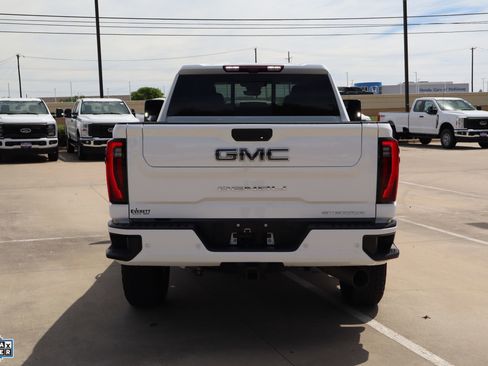 Used 2025 GMC Sierra 2500 Denali Ultimate image 6
