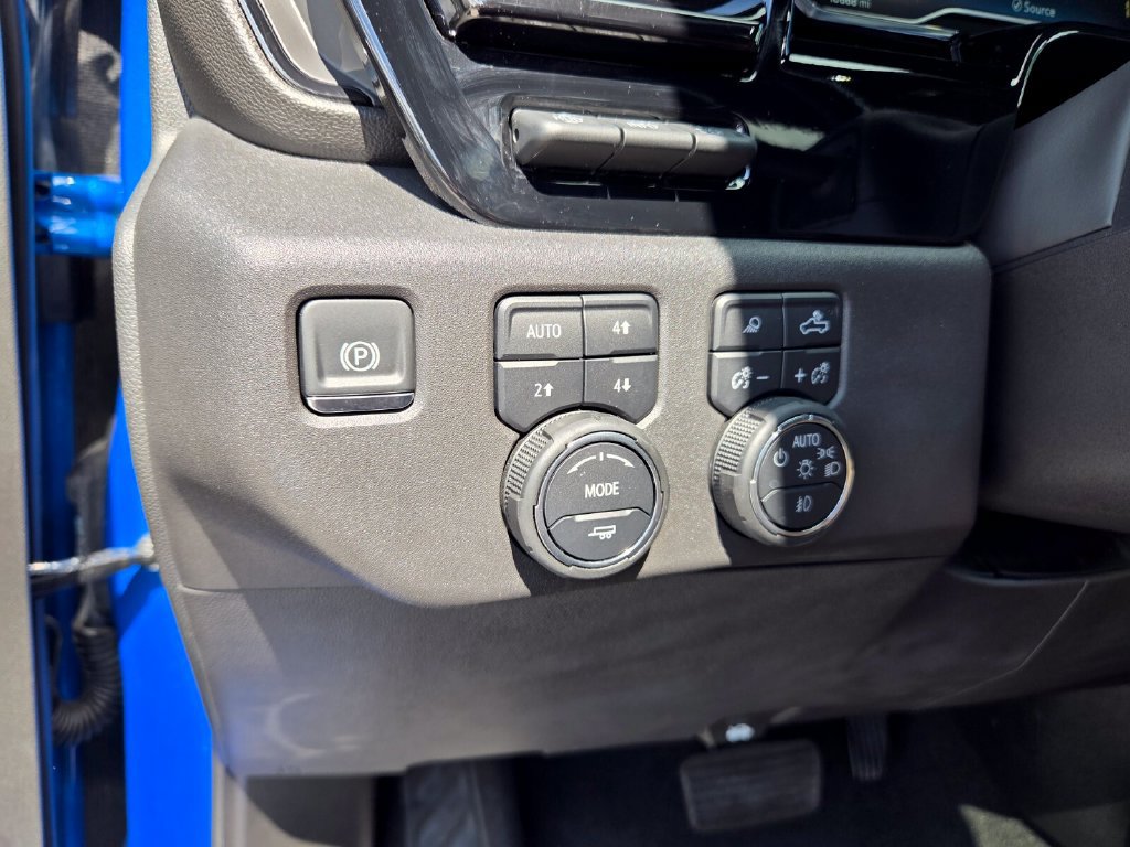 Used 2025 Chevrolet Silverado 1500 ZR2 w/ Technology Package AWD/4WD image 25