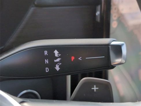 Used 2024 GMC Acadia Denali image 16