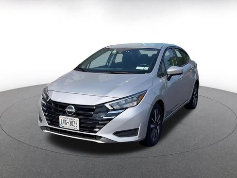 Used 2025 Nissan Versa SV FWD image 7