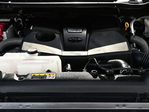 Used 2025 Toyota Tundra SR5 AWD/4WD image 17