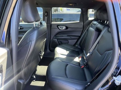 Used 2026 Jeep Compass Limited AWD/4WD image 10