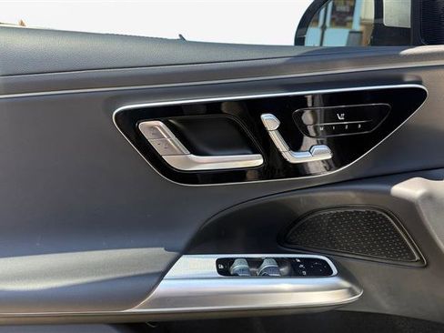 Used 2025 Mercedes-Benz E 350 Sedan image 11