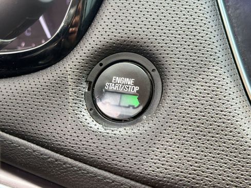 Used 2017 Cadillac XT5 Premium Luxury image 25