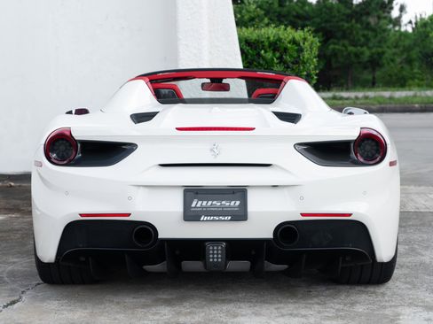Used 2018 Ferrari 488 Spider RWD image 32