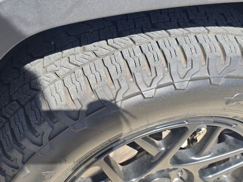 Used 2021 Toyota RAV4 XLE image 32