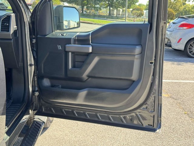 Used 2019 Ford F150 XLT w/ Equipment Group 302A Luxury AWD/4WD image 10