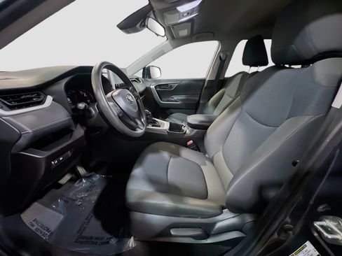 Used 2023 Toyota RAV4 LE FWD image 14