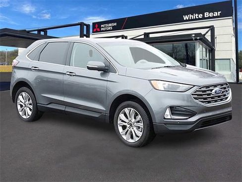 Used 2024 Ford Edge Titanium image 1