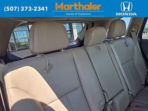 Used 2013 Ford Edge SEL FWD image 17