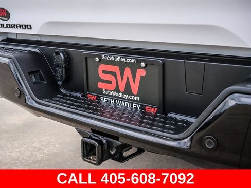 Used 2023 Chevrolet Colorado Z71 w/ Z71 Convenience Package 2 AWD/4WD image 14
