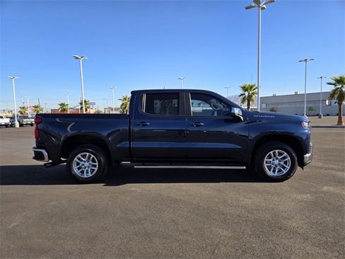 Used 2021 Chevrolet Silverado 1500 LT image 3
