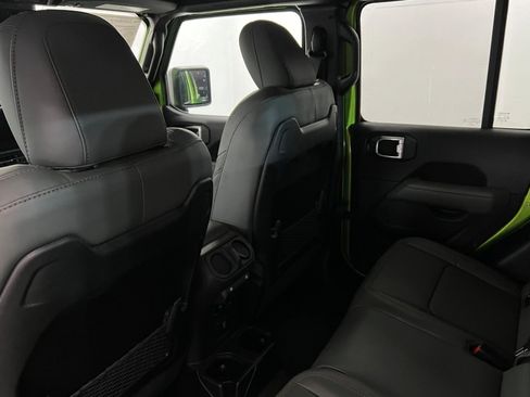 New 2025 Jeep Gladiator Mojave w/ Convenience Group image 19