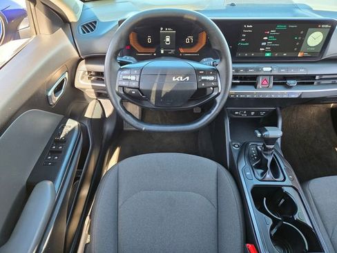 Used 2025 Kia K4 FWD image 11