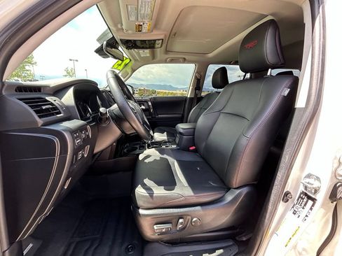 Used 2023 Toyota 4Runner TRD Off-Road Premium w/ Moonroof Package AWD/4WD image 13