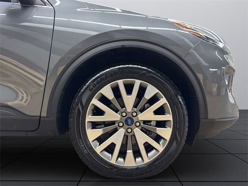 Used 2022 Ford Escape Titanium image 18