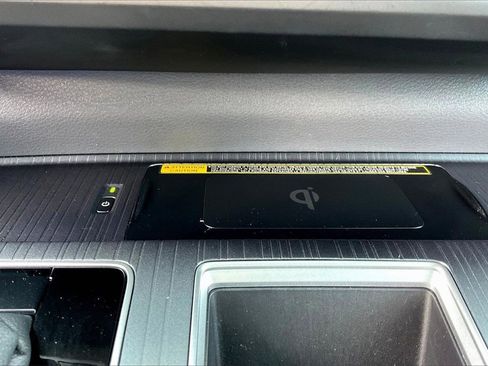 Used 2024 Toyota Sienna XSE image 23