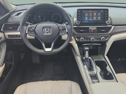 Used 2018 Honda Accord Touring image 12