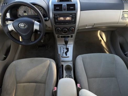 Used 2012 Toyota Corolla LE FWD image 9