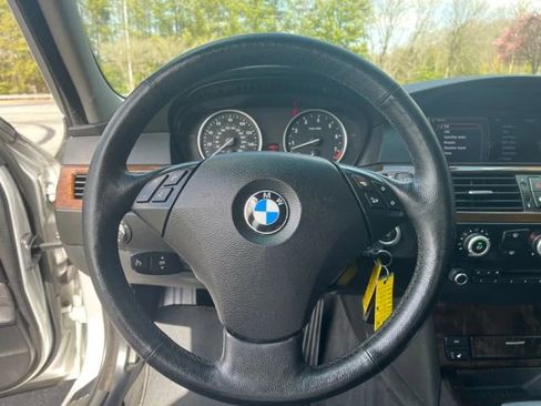 Used 2010 BMW 535i xDrive Sedan image 11