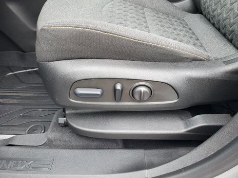 Used 2023 Chevrolet Equinox LT image 8