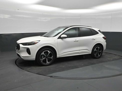 Certified 2025 Ford Escape ST-Line Elite w/ Premium Technology Package AWD/4WD image 5