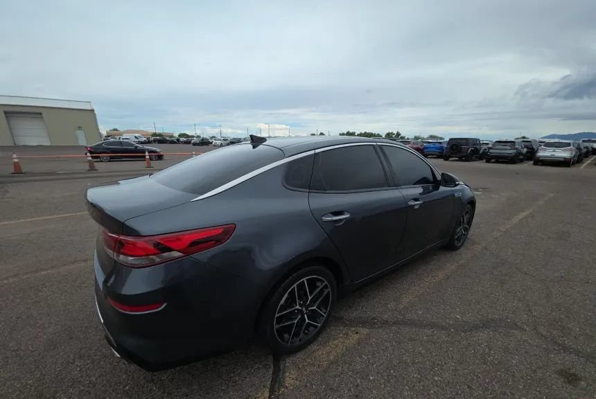 Used 2020 Kia Optima SE FWD image 2