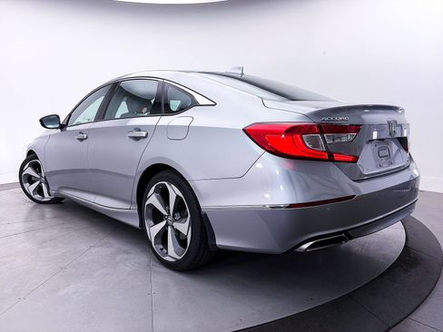 Used 2019 Honda Accord Touring image 2