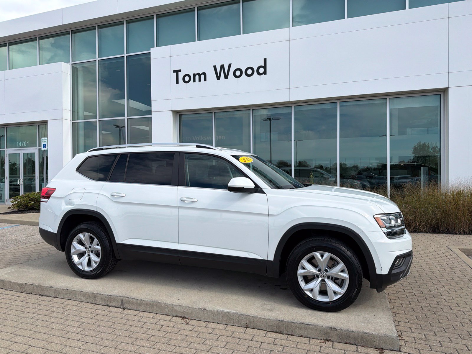 Used 2018 Volkswagen Atlas SE FWD image 2