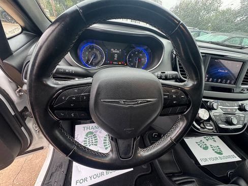 Used 2019 Chrysler Pacifica Touring Plus w/ S Appearance Package image 10