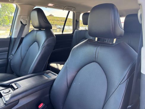 Used 2025 Toyota Grand Highlander FWD image 30