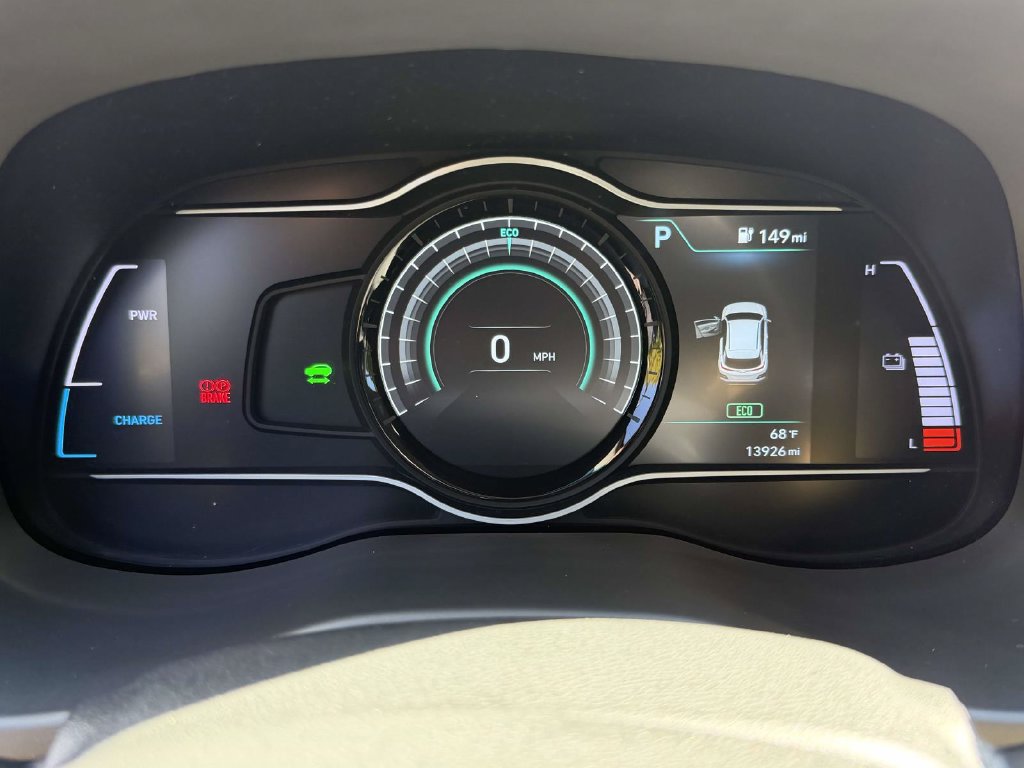 Used 2021 Hyundai Kona Limited w/ Cargo Package FWD image 29