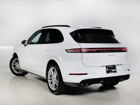 Certified 2025 Porsche Cayenne 3.0L V6 image 3