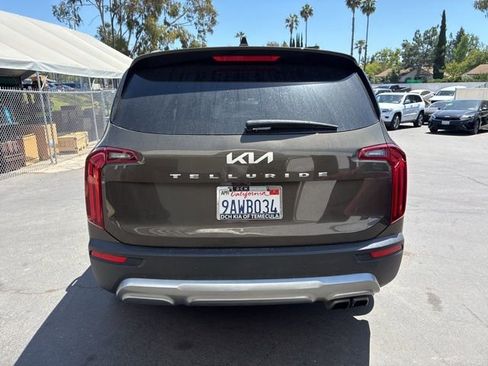 Used 2022 Kia Telluride EX w/ EX Premium Package image 8