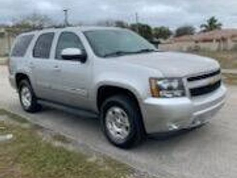 Used 2013 Chevrolet Tahoe LT RWD image 3