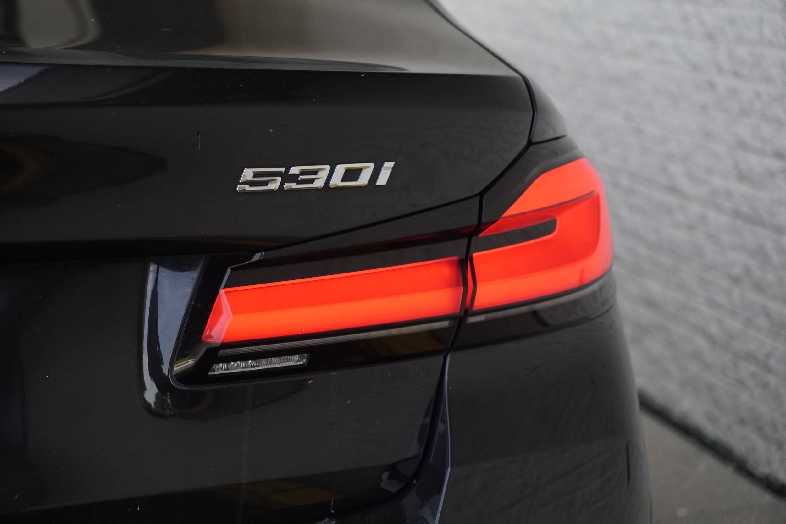 Used 2021 BMW 530i w/ M Sport Package RWD image 7