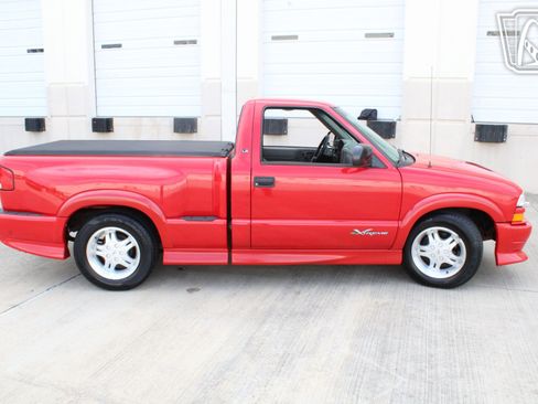 Used 2001 Chevrolet S10 Pickup Xtreme w/ Preferred Equipment Group image 15