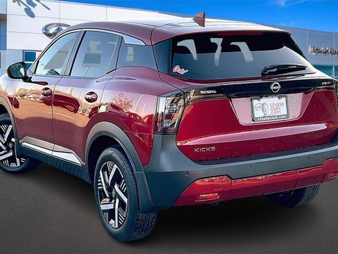 Used 2025 Nissan Kicks SV image 12