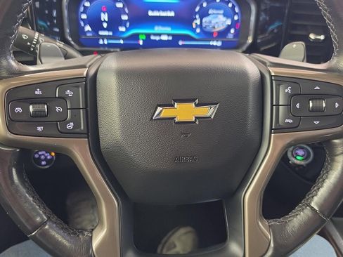 Used 2022 Chevrolet Silverado 1500 High Country w/ High Country Premium Package AWD/4WD image 9