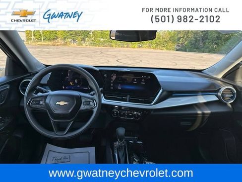 Used 2026 Chevrolet Trax LT FWD image 22