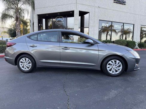 Used 2019 Hyundai Elantra SE image 13