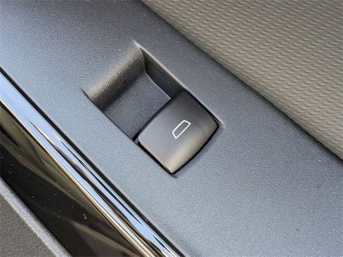 New 2026 Chevrolet Equinox LT w/ Convenience Package II image 35